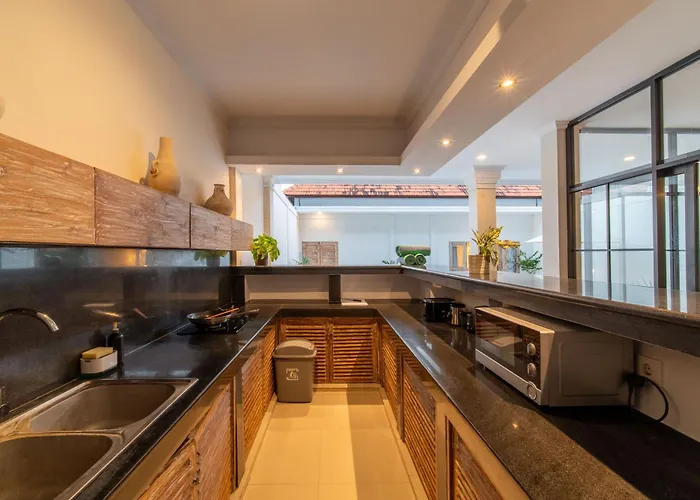 Bougenvia 3 Bedroom Private Pool * スミニャック